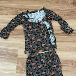 Posh Peanut Leopard Kimono set: size 0-3